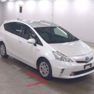 2013 Toyota Prius Alpha pearl gasoline used car Japan export