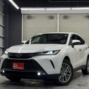 2021 Toyota Harrier pearl gasoline used car Japan export
