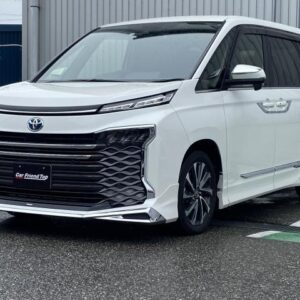 2022 Toyota Voxy pearl hybrid used car Japan export