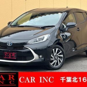 2021 Toyota Aqua black hybrid used car Japan export