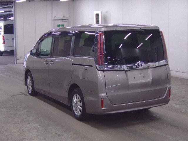 Ref:AUX-24440687 TOYOTA NOAH 2021 2 Ref:AUX-24440687 TOYOTA NOAH 2021 - Image 2