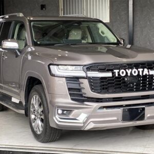 2025 Toyota Land Cruiser tea gasoline used car Japan export