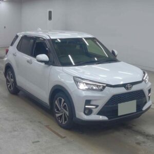 2022 Toyota Raize pearl gasoline used car Japan export
