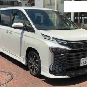 2024 Toyota Voxy pearl gasoline used car Japan export