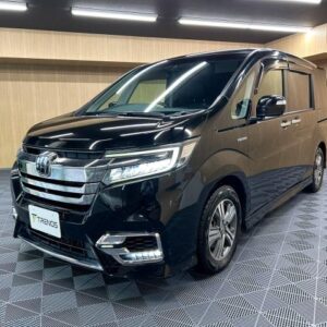 2017 Honda Stepwagon Spada black gasoline used car Japan export