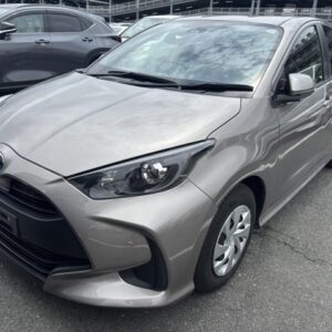 2021 Toyota Yaris tea gasoline used car Japan export