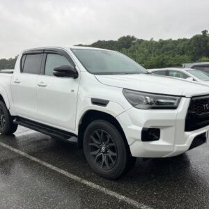 2023 Toyota Hilux pearl diesel used car Japan export