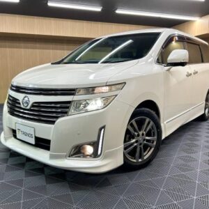 2011 Nissan Elgrand white gasoline used car Japan export