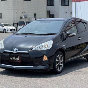 2014 Toyota Aqua black hybrid used car Japan export