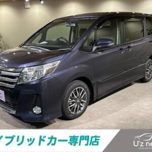 2014 Toyota Noah purple gasoline used car Japan export