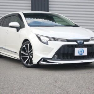 2021 Toyota Corolla Touring pearl hybrid used car Japan export