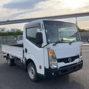 2013 Nissan Atlas Truck white diesel used car Japan export