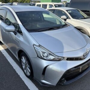 2015 Toyota Prius Alpha silver hybrid used car Japan export