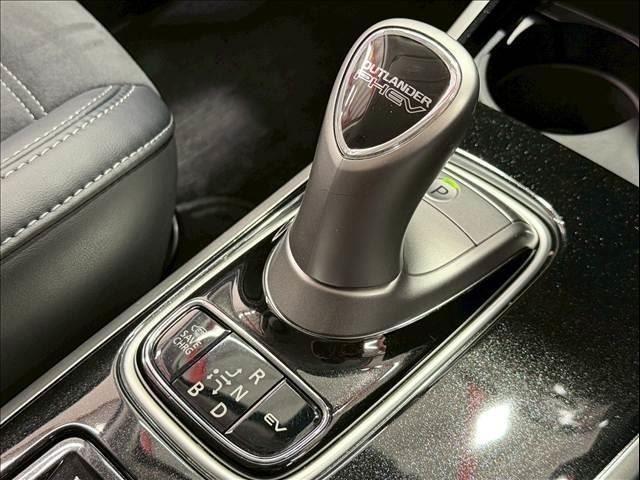 Ref:AUX-24556353 MITSUBISHI OUTLANDER PHEV 2018 19 Ref:AUX-24556353 MITSUBISHI OUTLANDER PHEV 2018 - Image 19