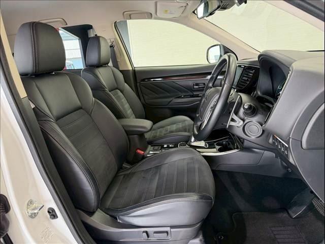 Ref:AUX-24556353 MITSUBISHI OUTLANDER PHEV 2018 8 Ref:AUX-24556353 MITSUBISHI OUTLANDER PHEV 2018 - Image 8