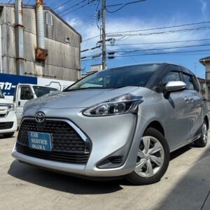 2021 Toyota Sienta silver gasoline used car Japan export