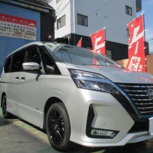 2022 Nissan Serena silver hybrid used car Japan export