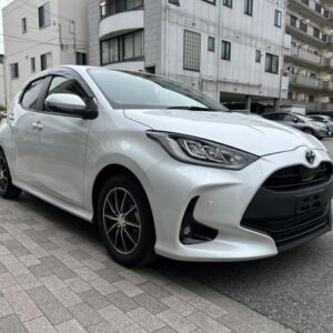 2023 Toyota Yaris pearl gasoline used car Japan export