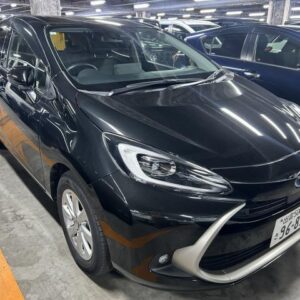 2023 Toyota Aqua black hybrid used car Japan export