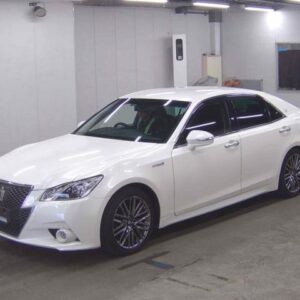 2013 Toyota Crown Hybrid pearl gasoline used car Japan export