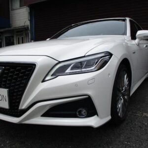 2018 Toyota Crown Hybrid pearl hybrid used car Japan export