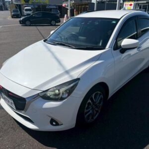 2017 Mazda Demio pearl diesel used car Japan export