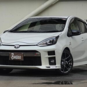 2017 Toyota Aqua pearl hybrid used car Japan export