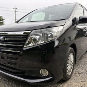 2017 Toyota Noah black gasoline used car Japan export