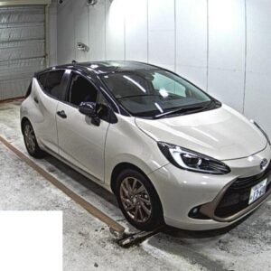 2024 Toyota Aqua tea gasoline used car Japan export