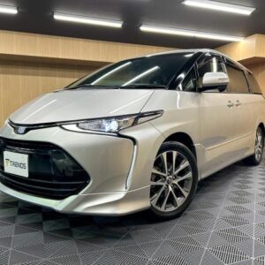 2016 Toyota Estima silver gasoline used car Japan export