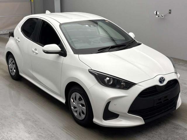 Ref:AUX-24587641 TOYOTA YARIS 2023 1 2023 Toyota Yaris white gasoline used car Japan export