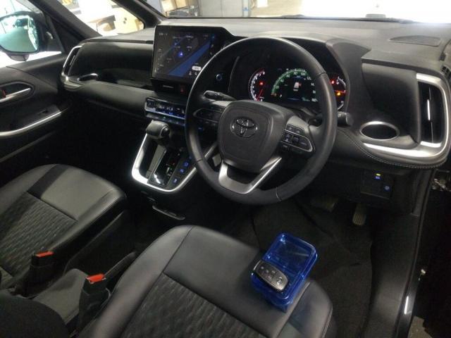 Ref:AUX-24596635 TOYOTA NOAH 2023 3 Ref:AUX-24596635 TOYOTA NOAH 2023 - Image 3