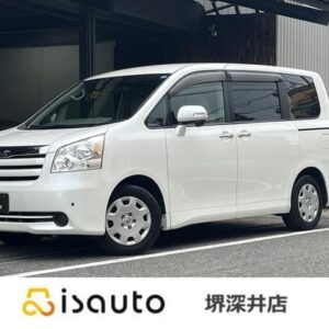 2010 Toyota Noah white gasoline used car Japan export