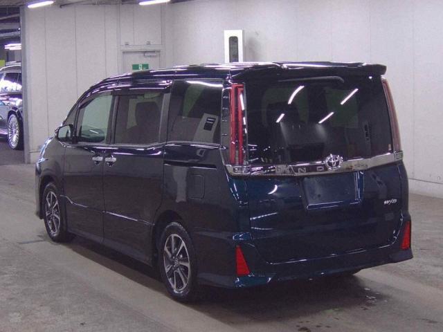 Ref:AUX-24601757 TOYOTA NOAH 2021 2 Ref:AUX-24601757 TOYOTA NOAH 2021 - Image 2