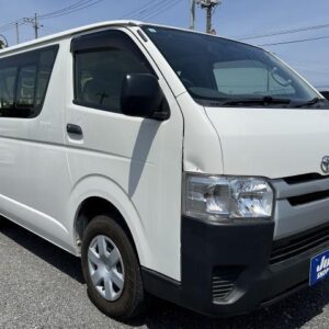 2015 Toyota Hiace Van white diesel used car Japan export