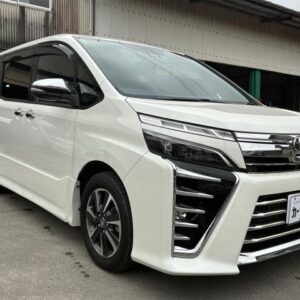 2020 Toyota Voxy white gasoline used car Japan export