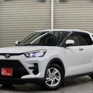 2020 Toyota Raize pearl gasoline used car Japan export