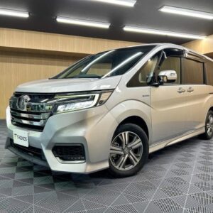 2019 Honda Stepwagon Spada silver gasoline used car Japan export