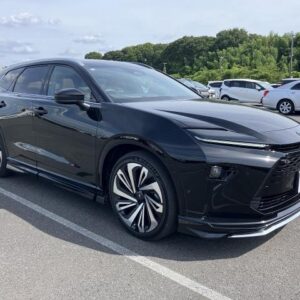 2025 Toyota Crown Estate black gasoline used car Japan export