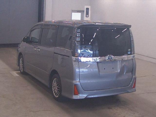 Ref:AUX-24625409 TOYOTA VOXY 2017 2 Ref:AUX-24625409 TOYOTA VOXY 2017 - Image 2