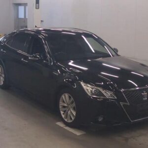 2014 Toyota Crown Hybrid black gasoline used car Japan export