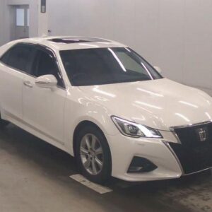 2013 Toyota Crown pearl gasoline used car Japan export