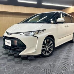 2017 Toyota Estima white gasoline used car Japan export