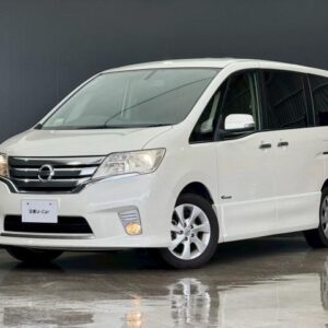 2013 Nissan Serena pearl gasoline used car Japan export