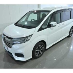 2018 Honda Stepwagon Spada pearl gasoline used car Japan export