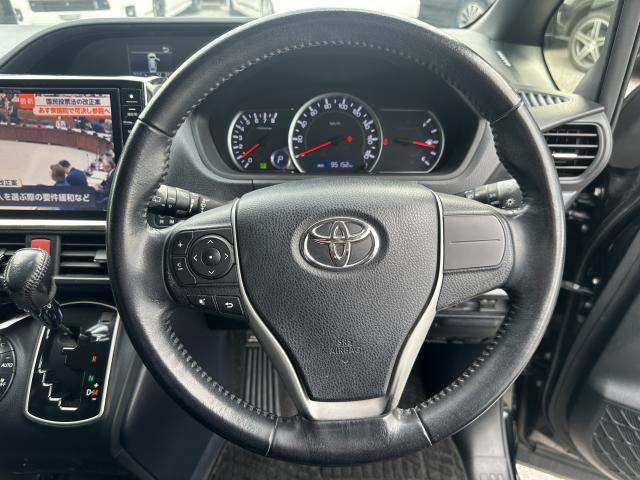 Ref:AUX-24654162 TOYOTA VOXY 2014 13 Ref:AUX-24654162 TOYOTA VOXY 2014 - Image 13