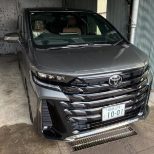 2026 Toyota Vellfire silver gasoline used car Japan export