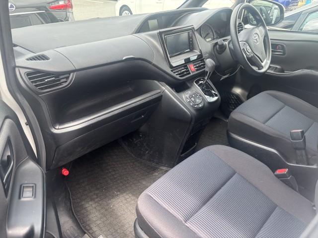Ref:AUX-24654574 TOYOTA NOAH 2021 3 Ref:AUX-24654574 TOYOTA NOAH 2021 - Image 3