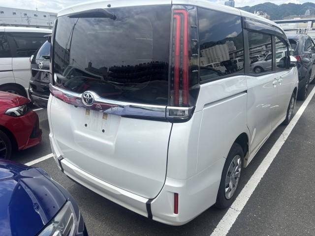 Ref:AUX-24654574 TOYOTA NOAH 2021 6 Ref:AUX-24654574 TOYOTA NOAH 2021 - Image 6