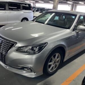 2017 Toyota Crown Hybrid silver gasoline used car Japan export